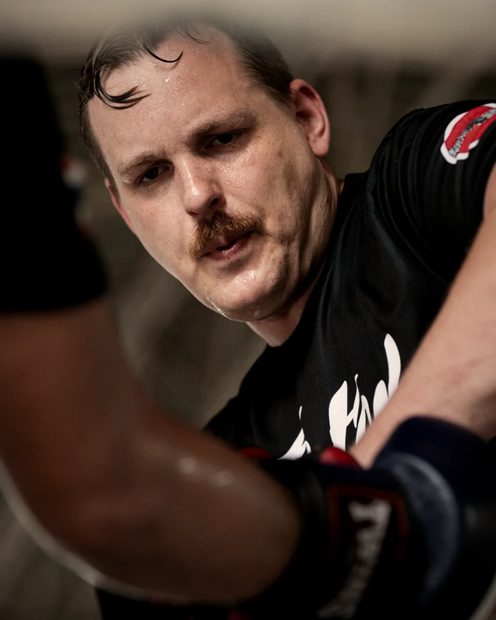 Kru Fabian hält die Pratzen